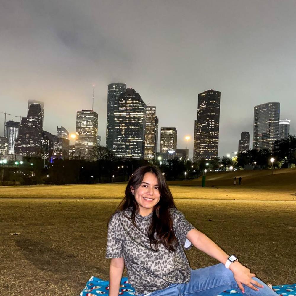 Meet your Posher, Alejandra